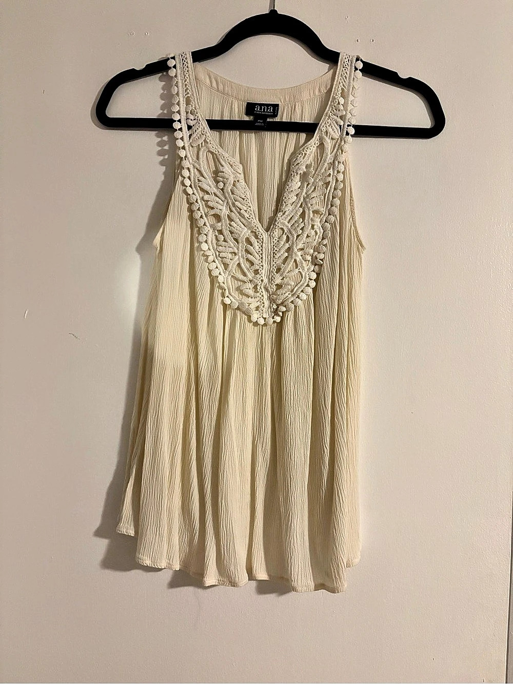 a.n.a Embroidered V-Neck Tank Top Cream Medium